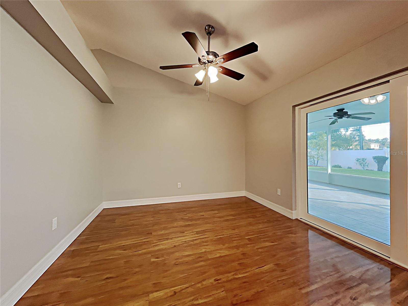 1237 Barmere Ln Property Photo 6