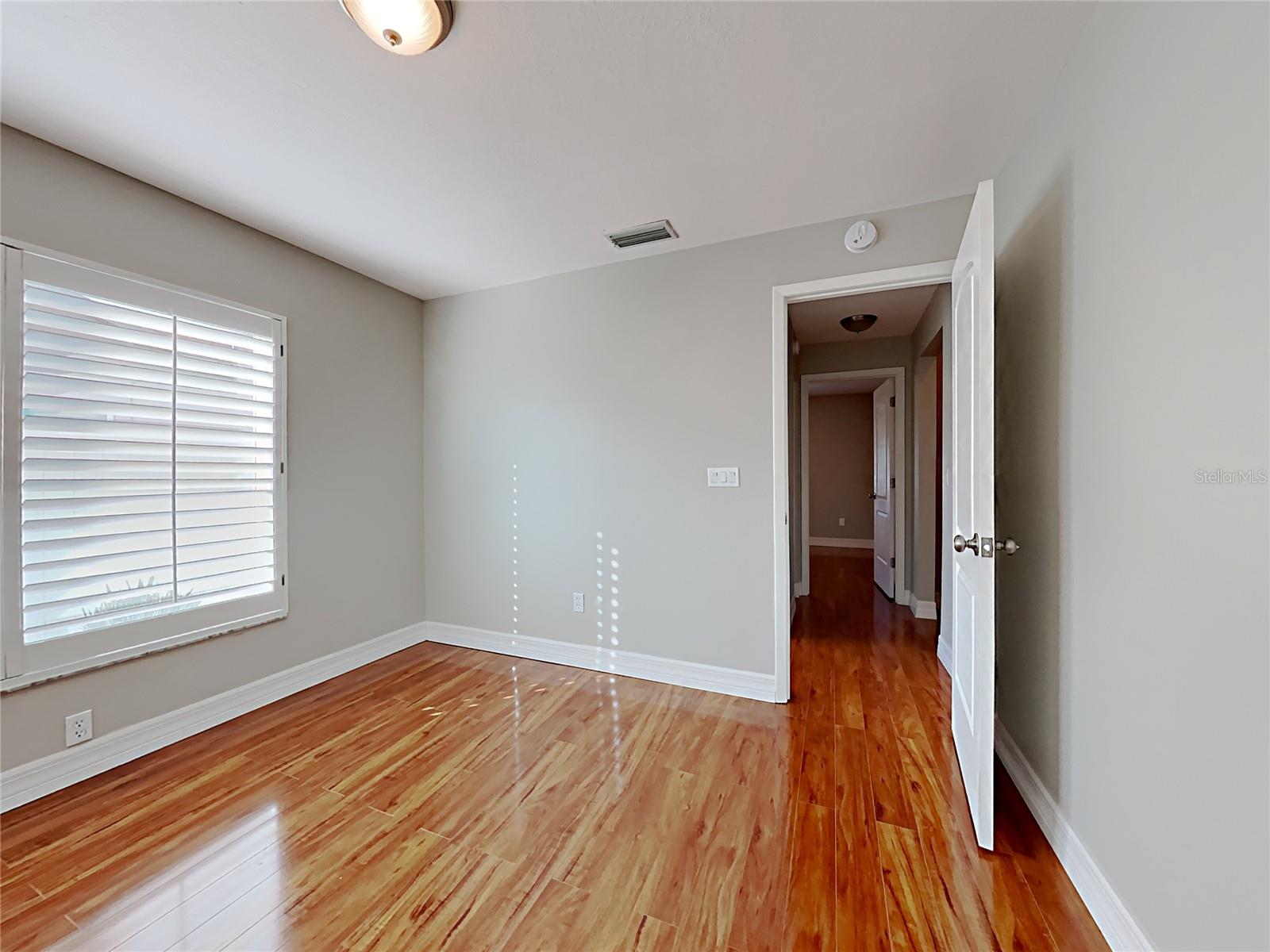 1237 Barmere Ln Property Photo 7
