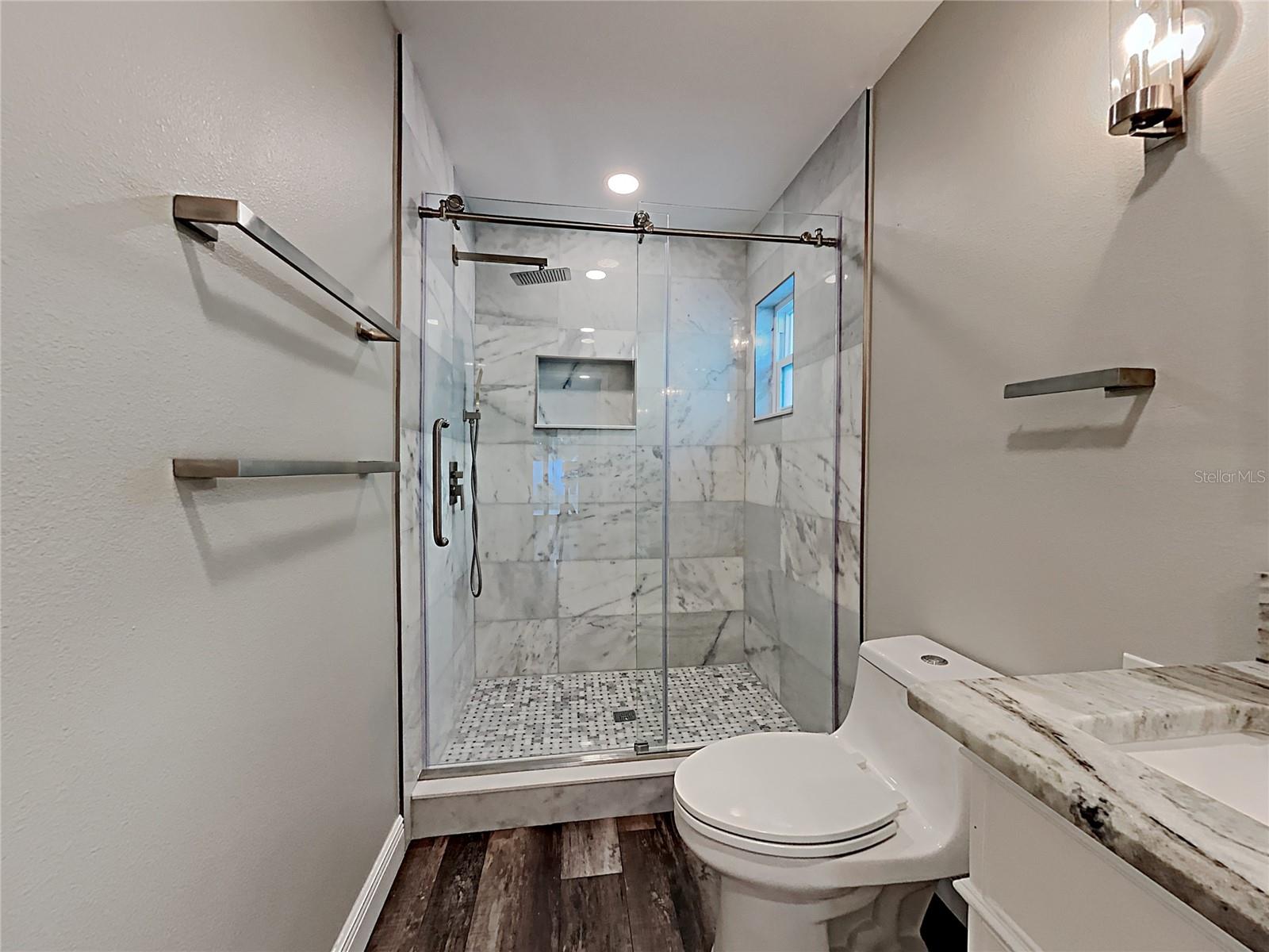 1237 Barmere Ln Property Photo 16
