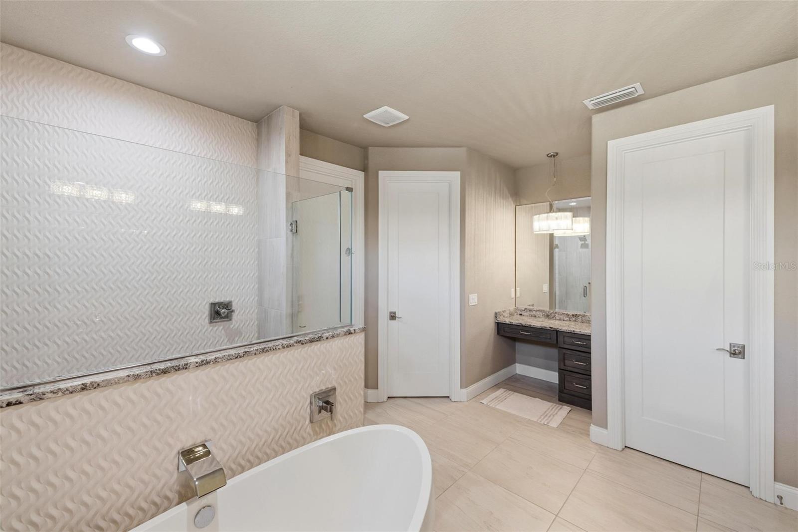 1418 Kinglet Dr Property Photo 25
