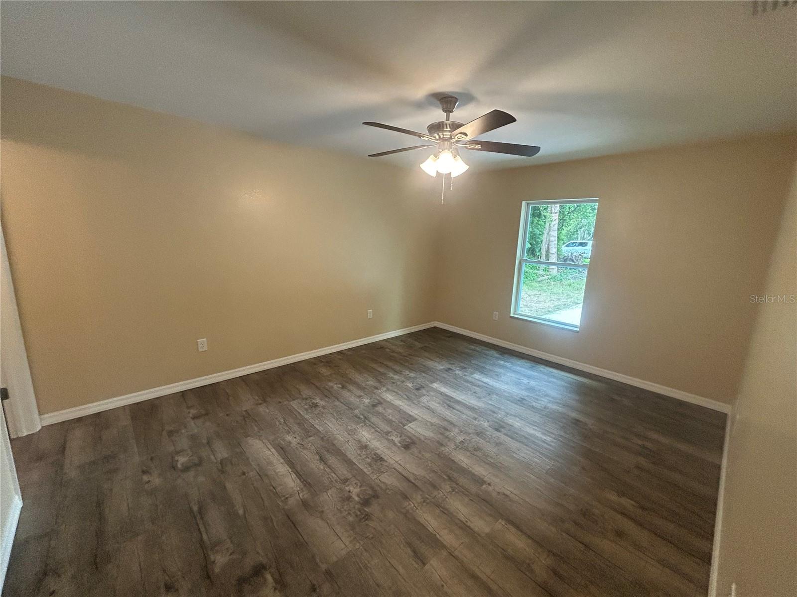 801 N Waldron St Property Photo 16
