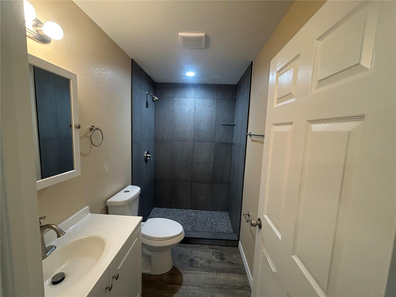 801 N Waldron St Property Photo 19