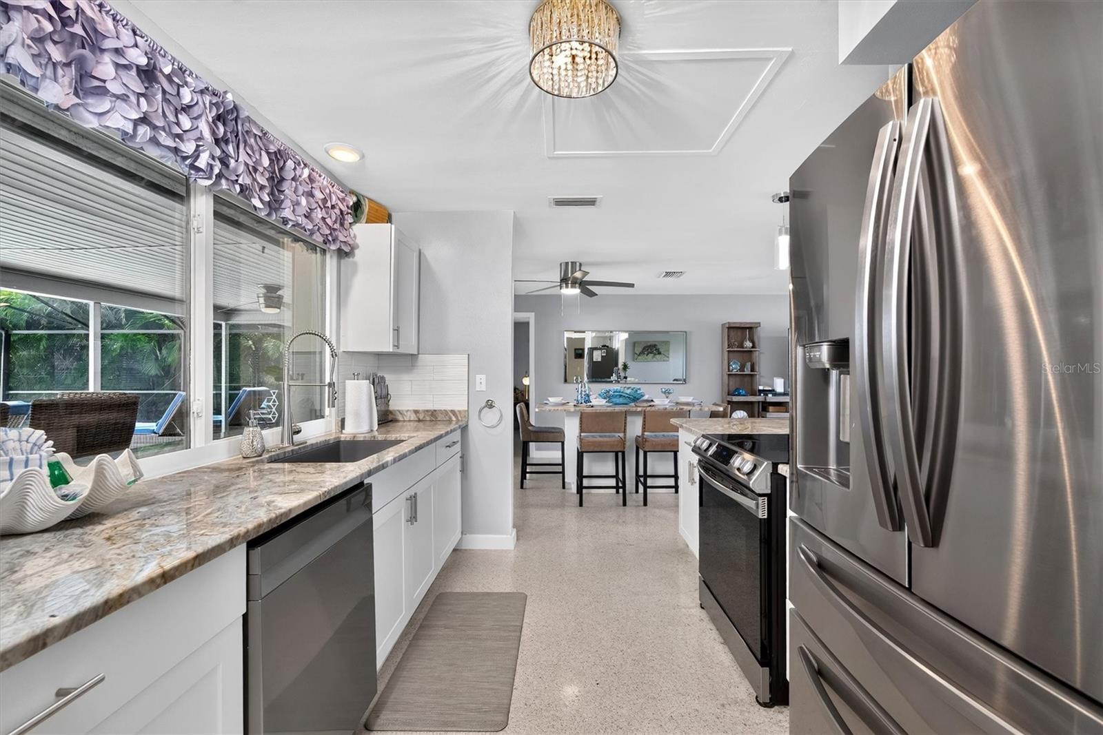 1633 Edith Esplanade Property Photo 12