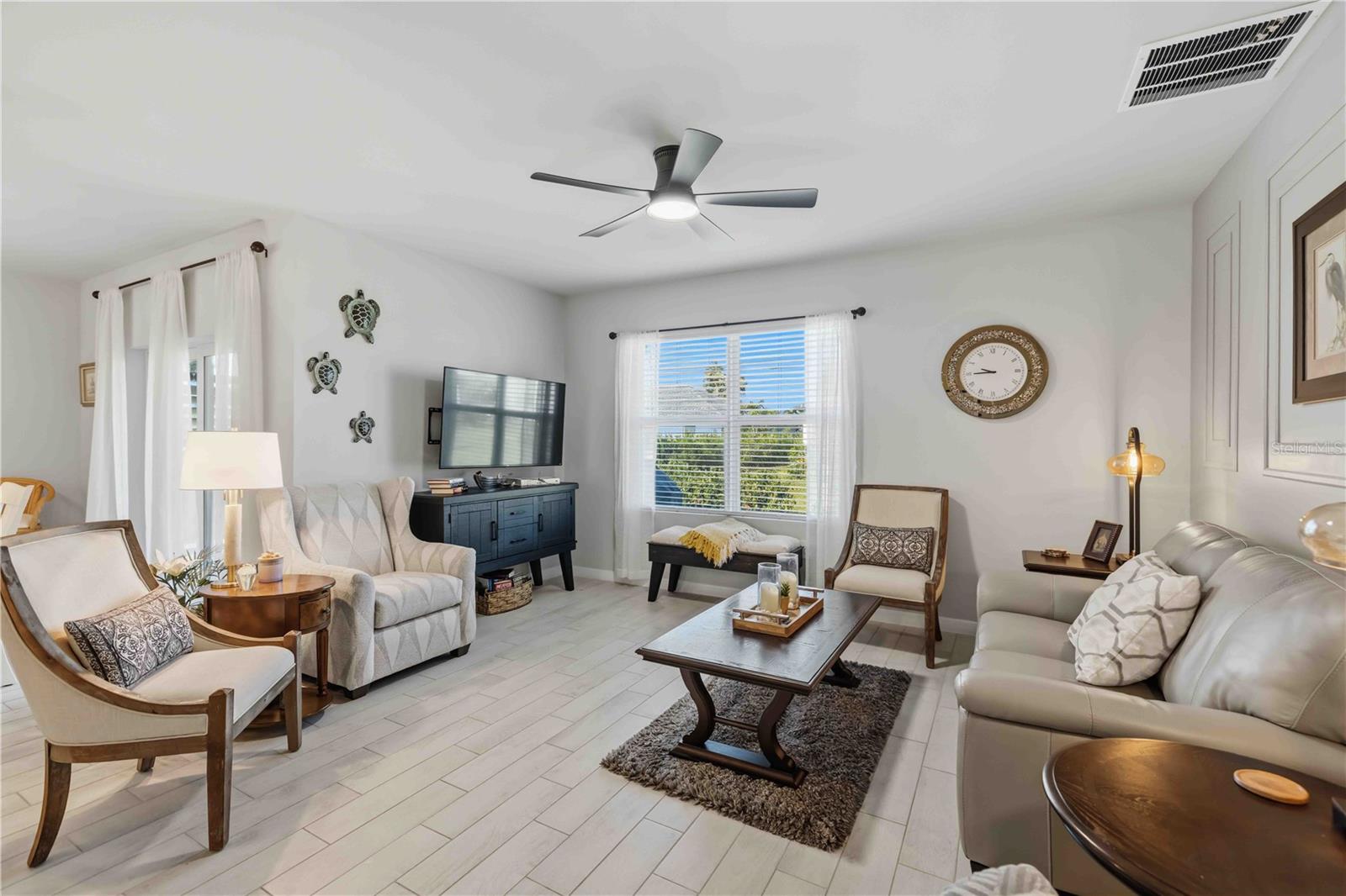 16315 Navarro Ct Property Photo 7