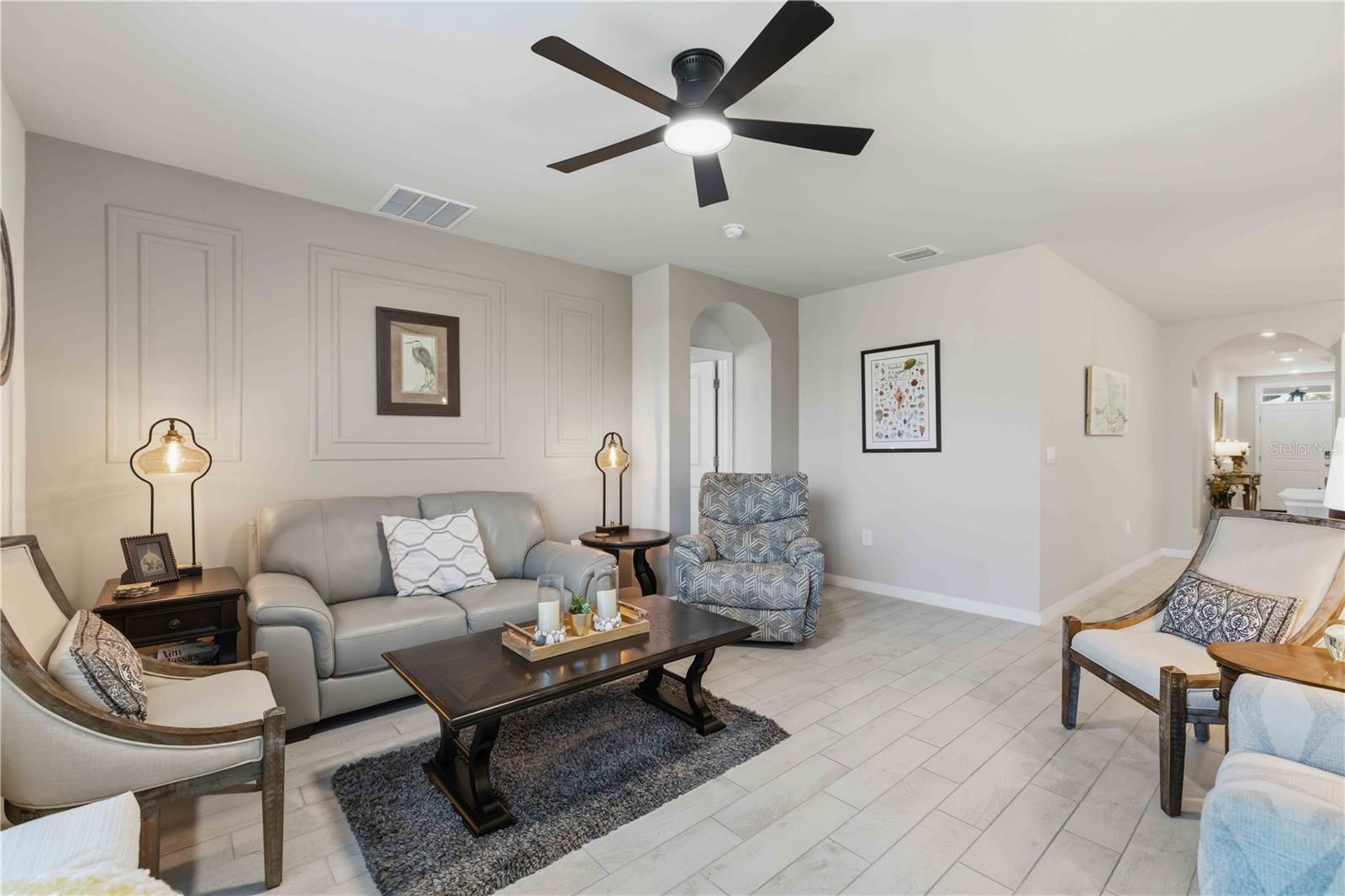 16315 Navarro Ct Property Photo 9