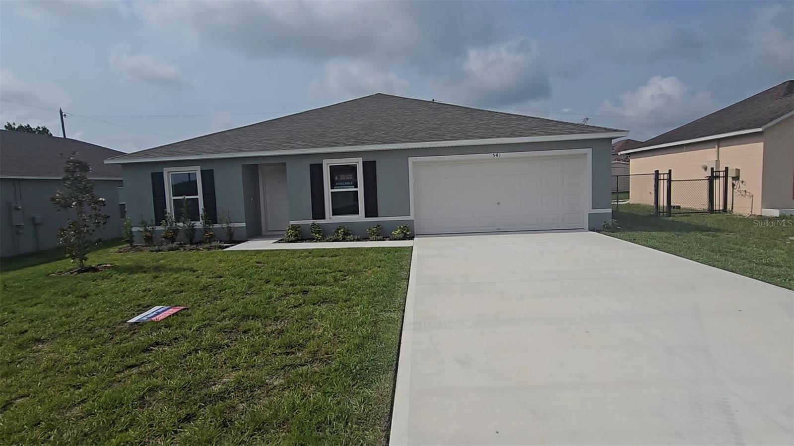 541 Lakeview Ct Property Photo