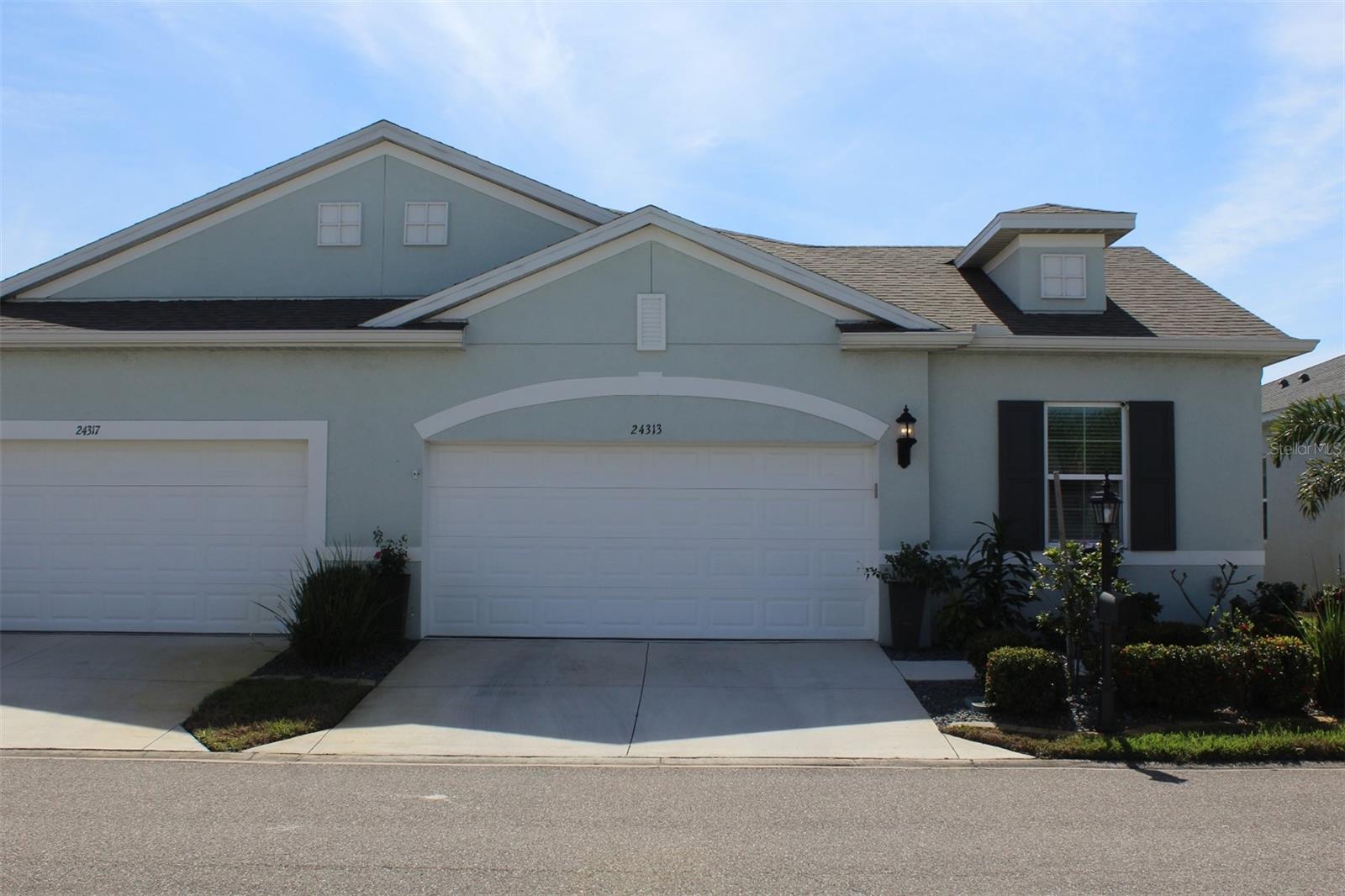 24313 Westgate Blvd Property Photo 2