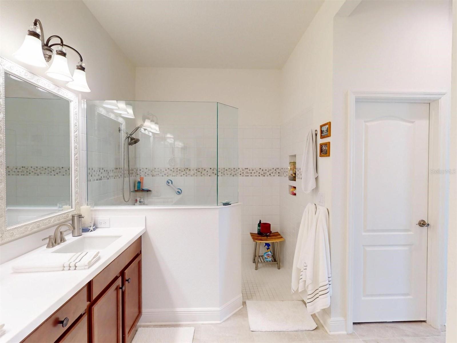 24313 Westgate Blvd Property Photo 35