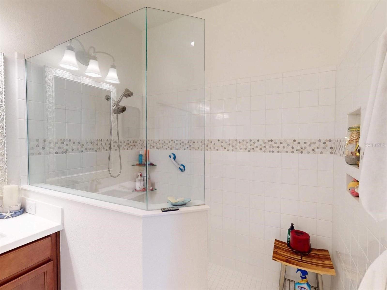 24313 Westgate Blvd Property Photo 36