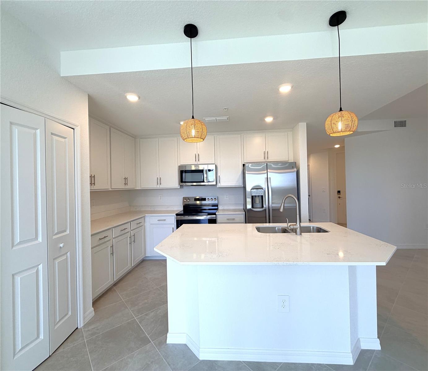 17565 Opal Sand Dr #308 Property Photo 4