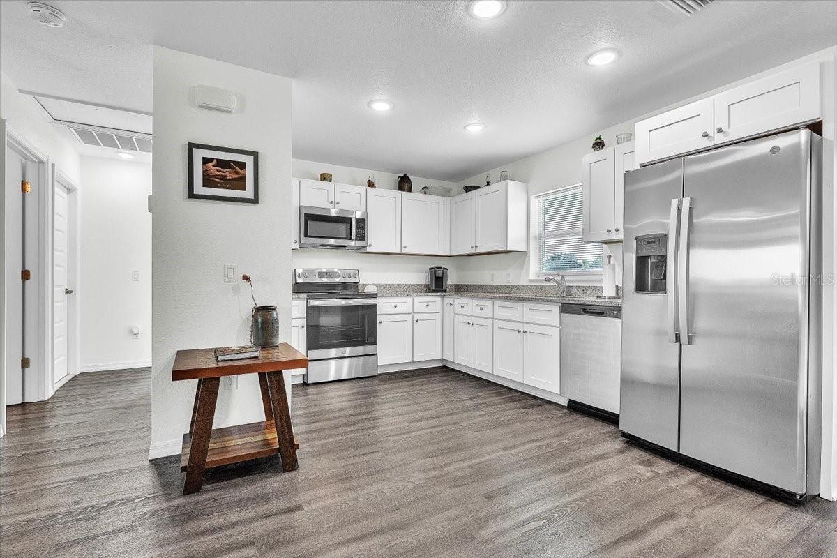30437 Cedar Rd Property Photo 6