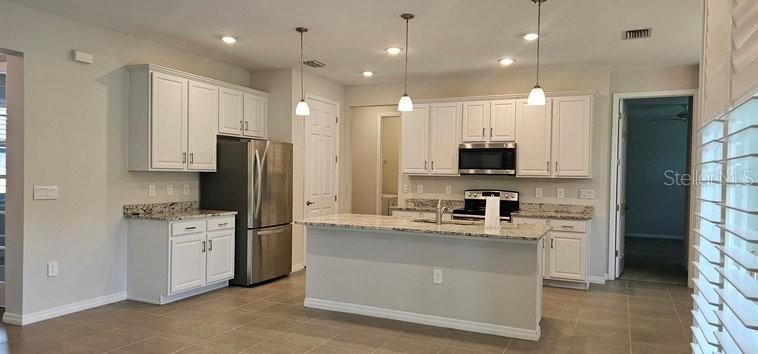 7416 S Moss Rose Property Photo 6