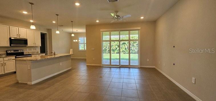 7416 S Moss Rose Property Photo 11