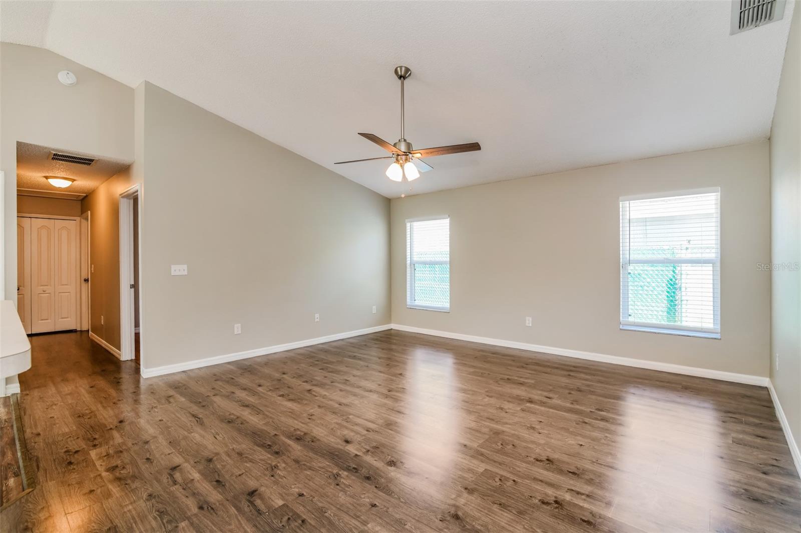 8615 Cavendish Dr Property Photo 7
