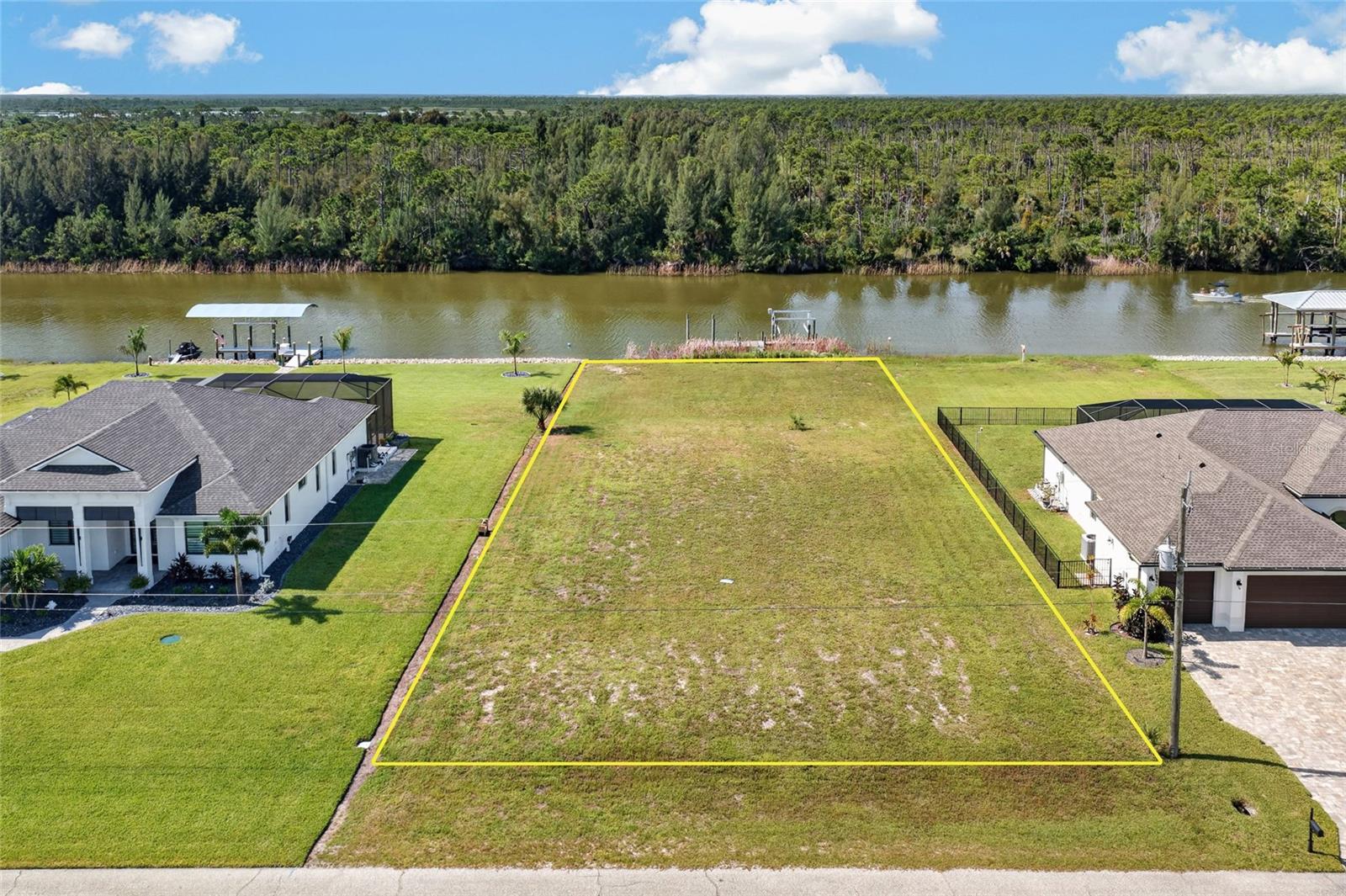 16652 Liggett Cir Property Photo 4