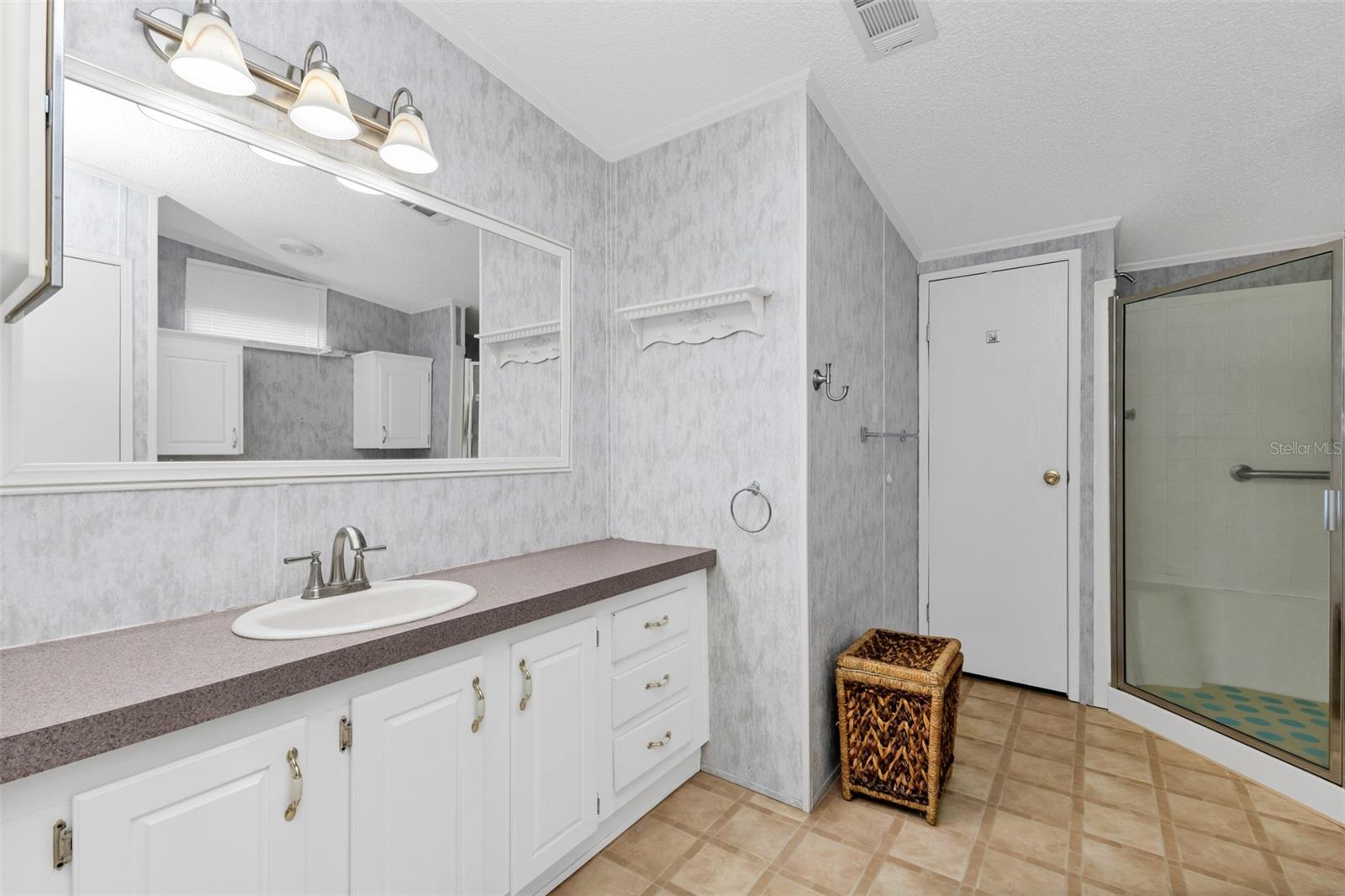 1000 Kings Hwy #380 Property Photo 28