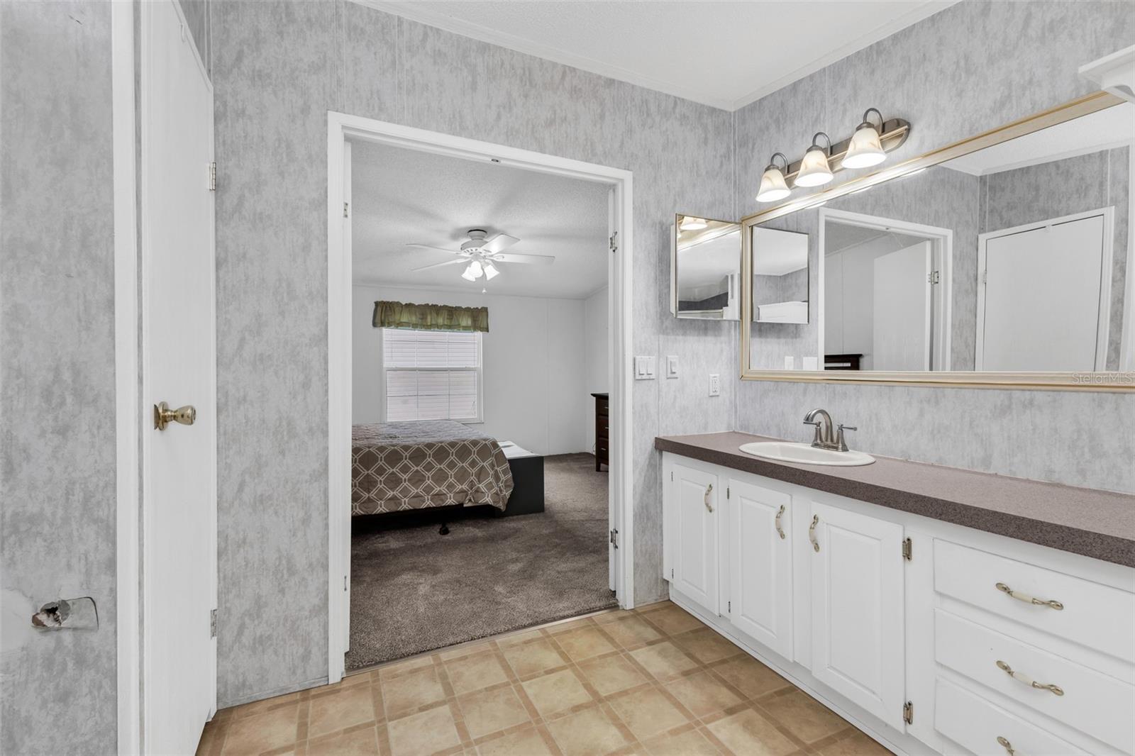 1000 Kings Hwy #380 Property Photo 29