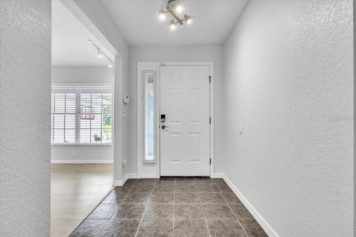 1240 Nora Ln Property Photo 10