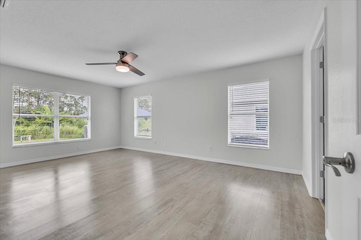 1240 Nora Ln Property Photo 35