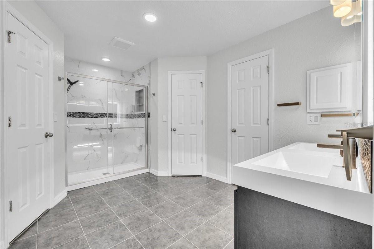1240 Nora Ln Property Photo 39
