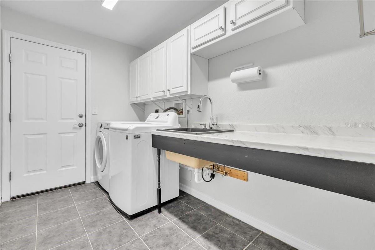 1240 Nora Ln Property Photo 57