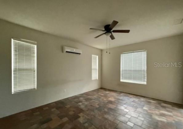2531 Hobblebrush Dr Property Photo 8