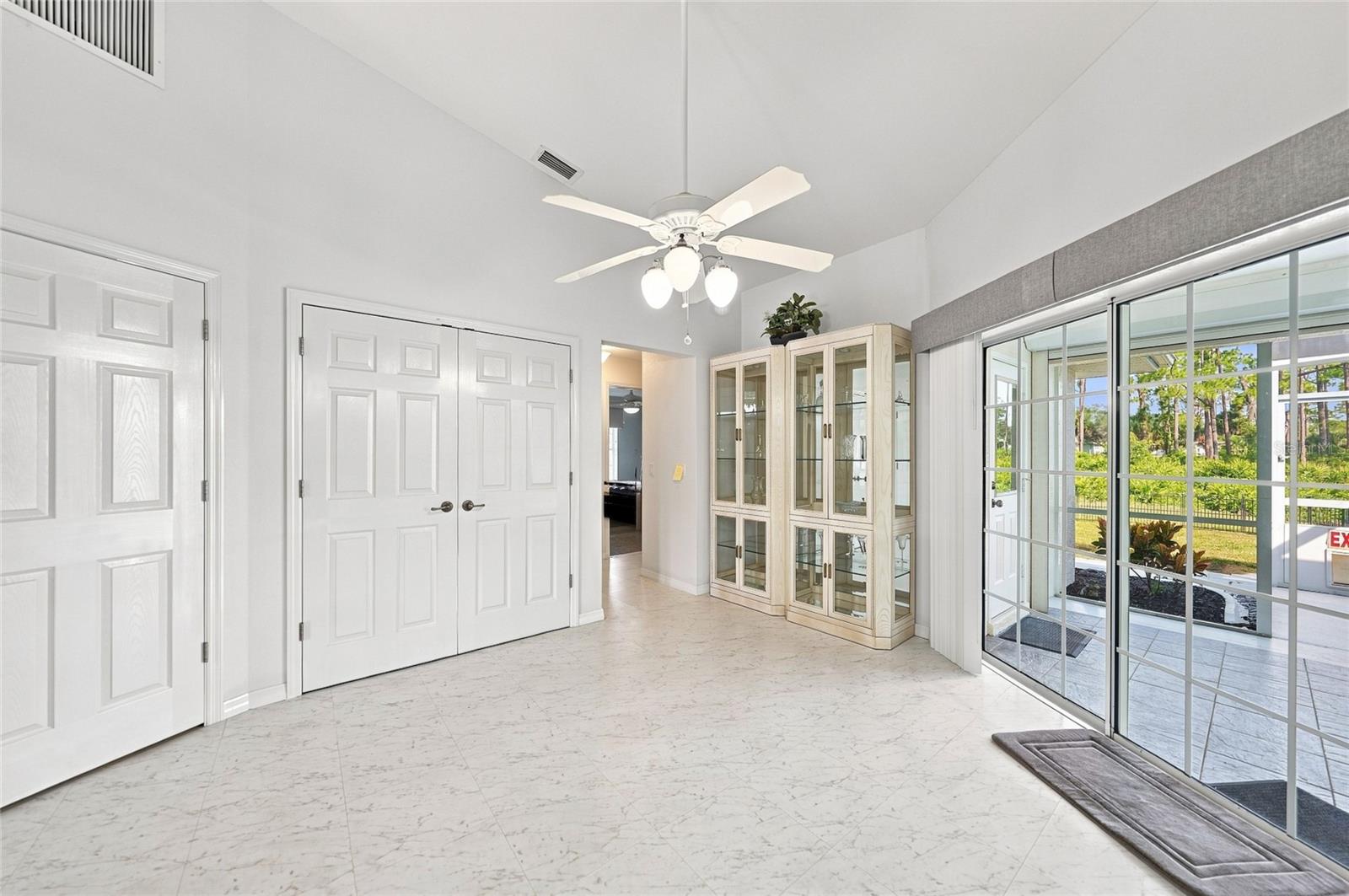1087 General St Property Photo 10