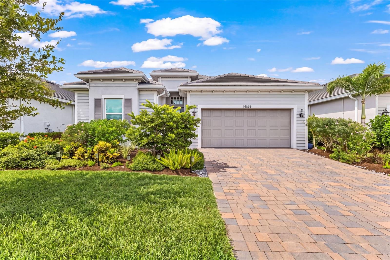 14856 Redbud Ln Property Photo 4