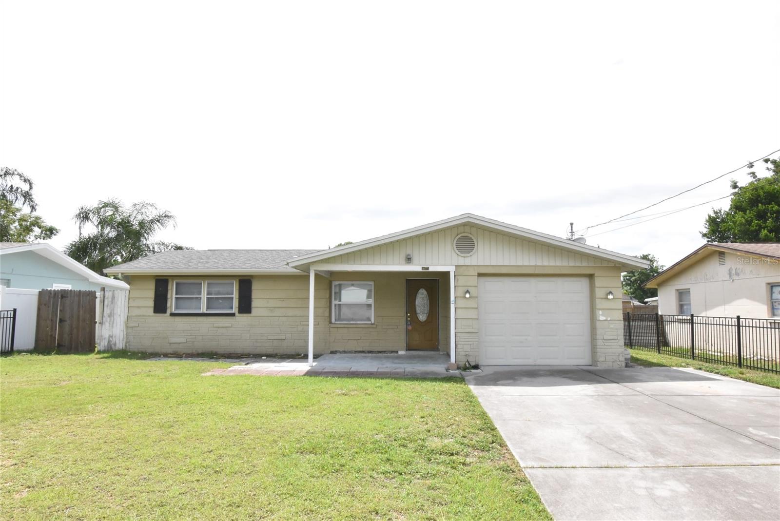 11025 Pickering Ln Property Photo 1