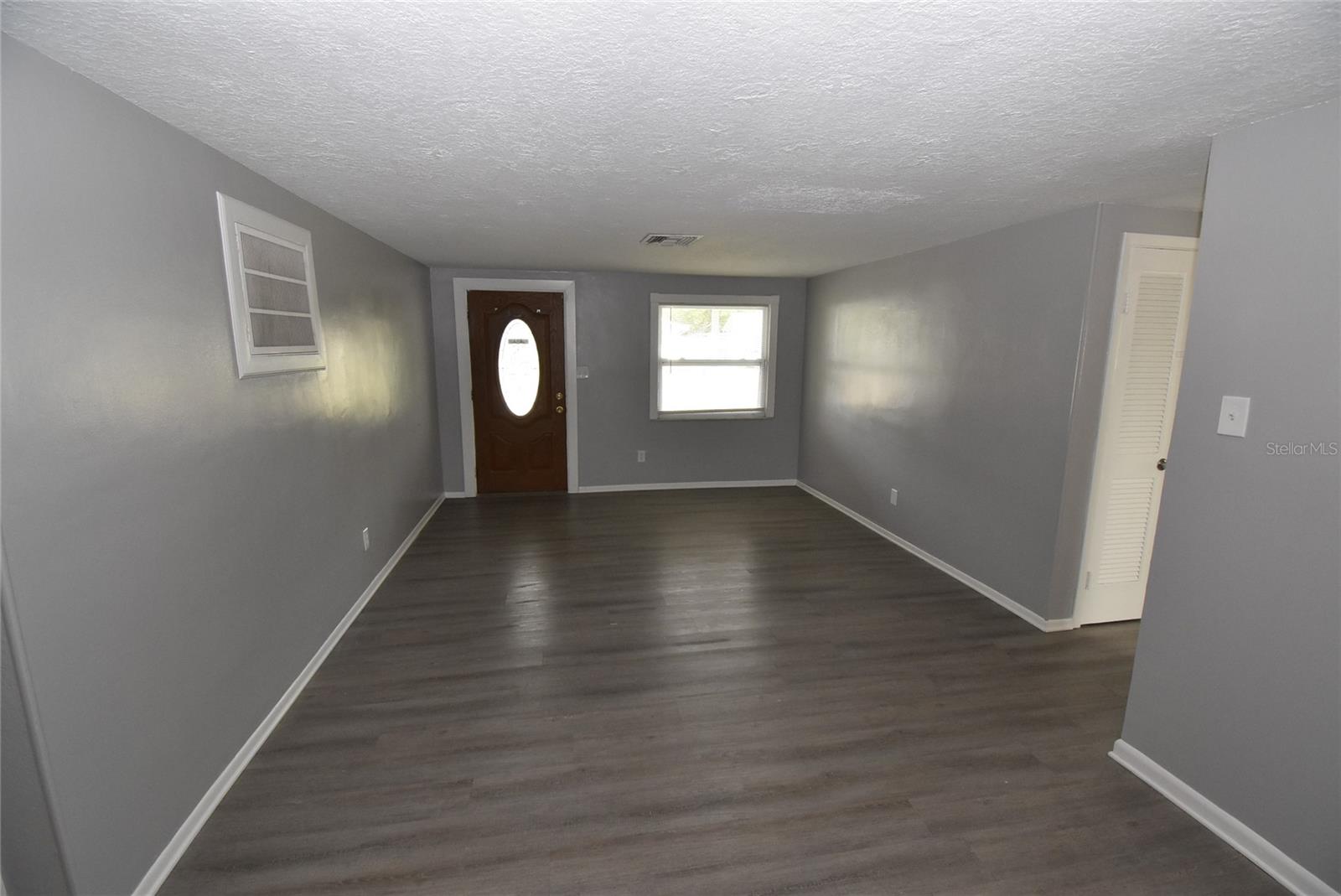 11025 Pickering Ln Property Photo 4
