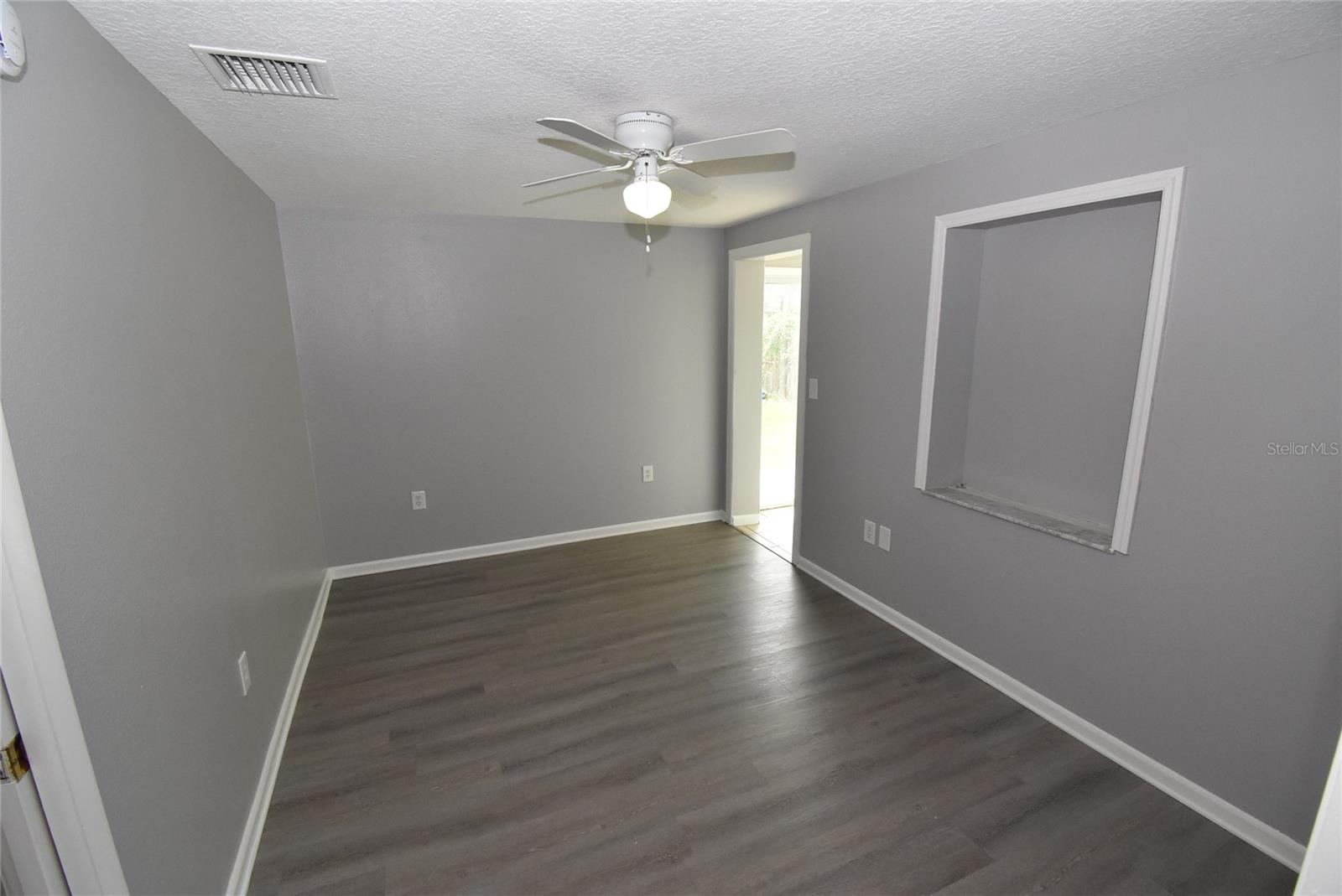 11025 Pickering Ln Property Photo 8