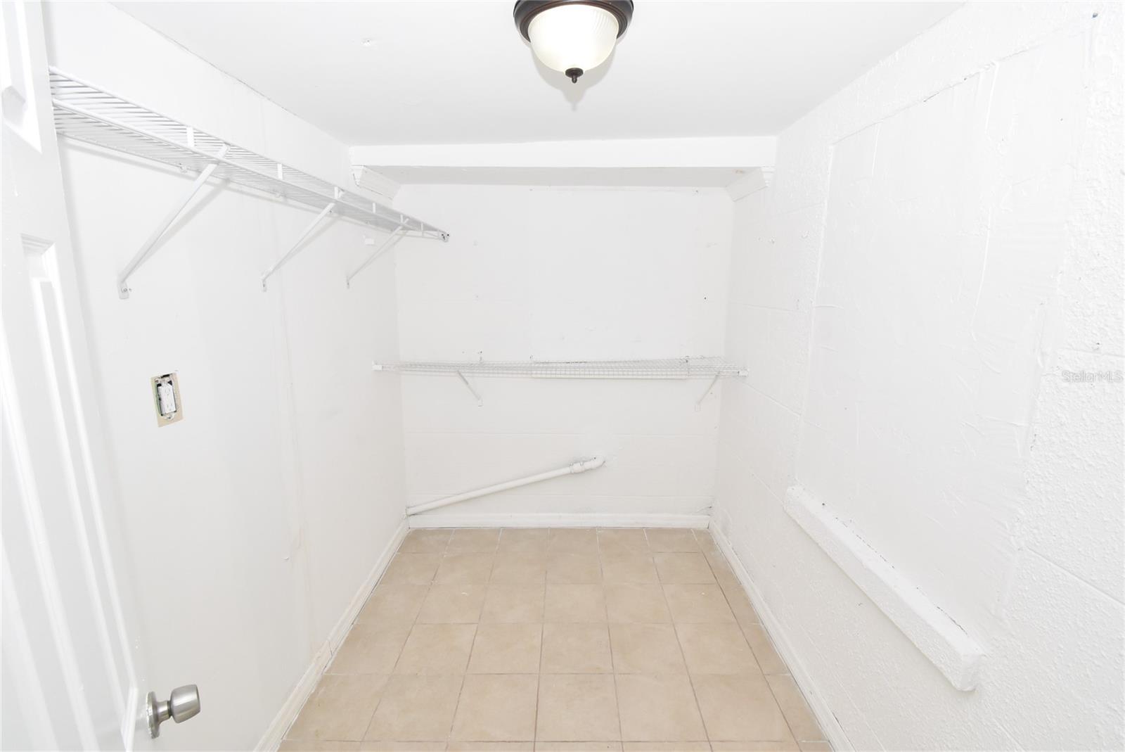 11025 Pickering Ln Property Photo 10