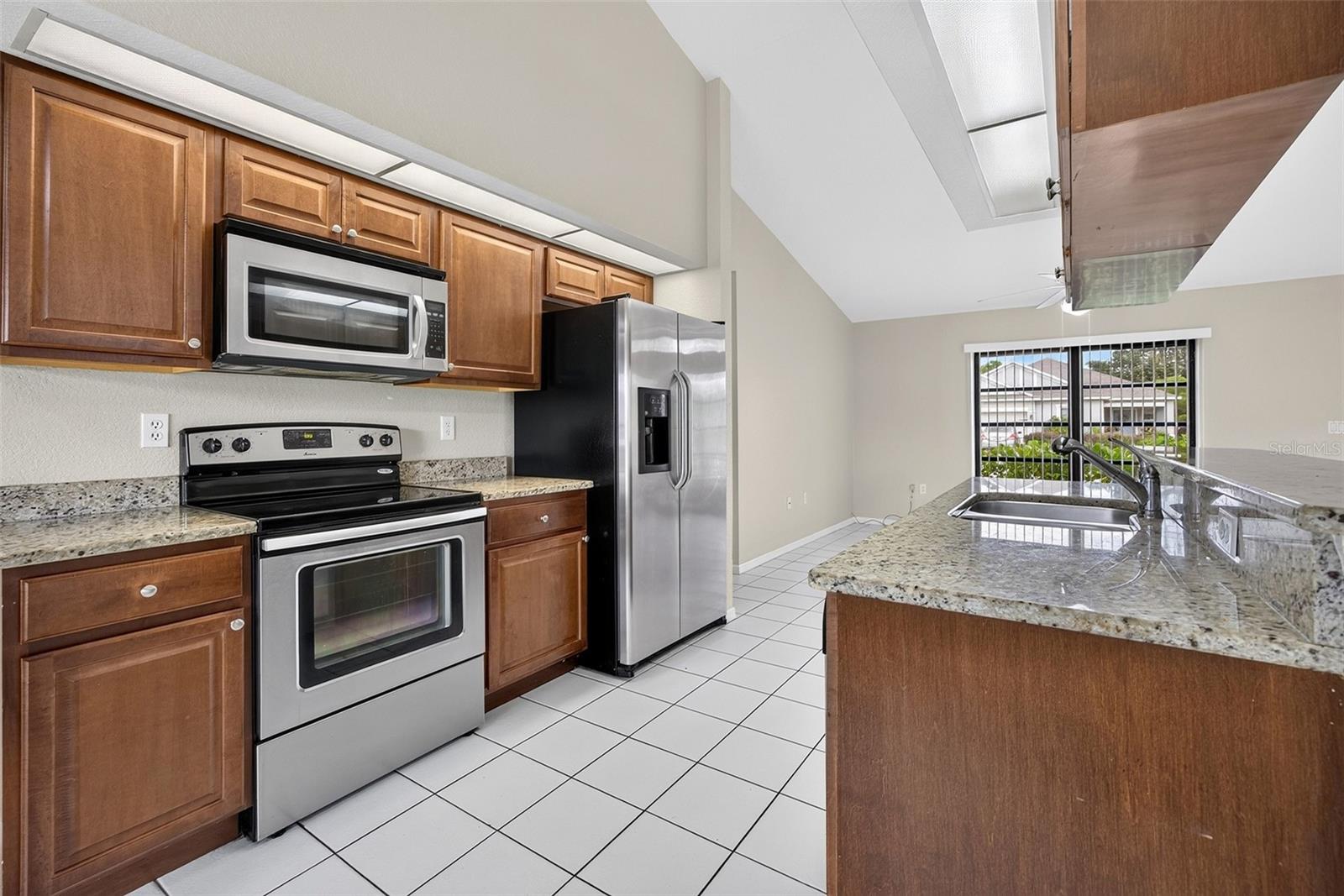 23245 Lehigh Ave Property Photo 10