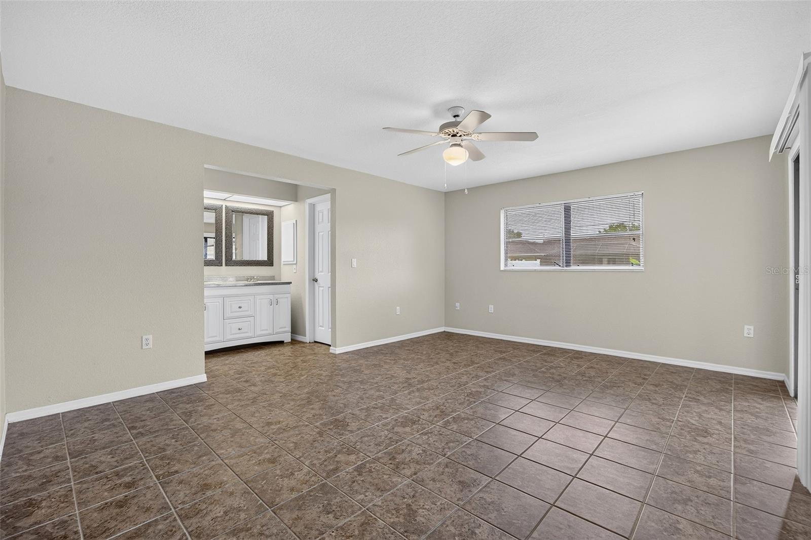 23245 Lehigh Ave Property Photo 15