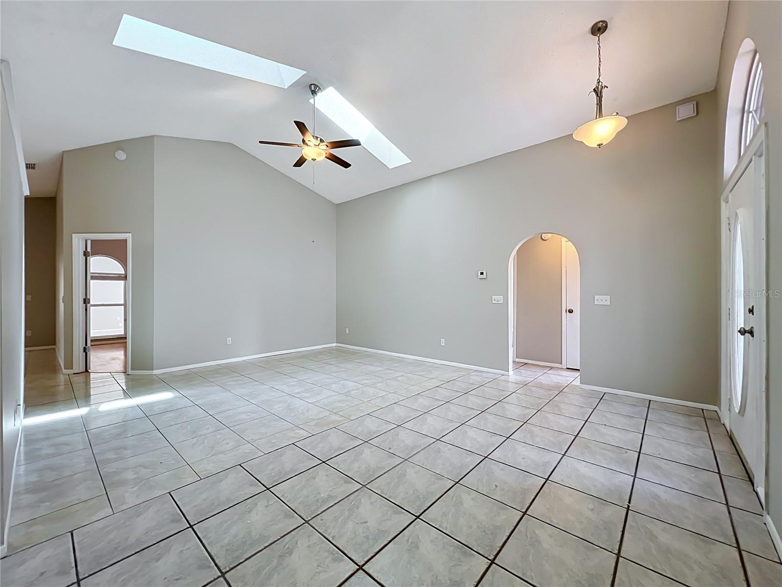 1365 Crawford Dr Property Photo 4