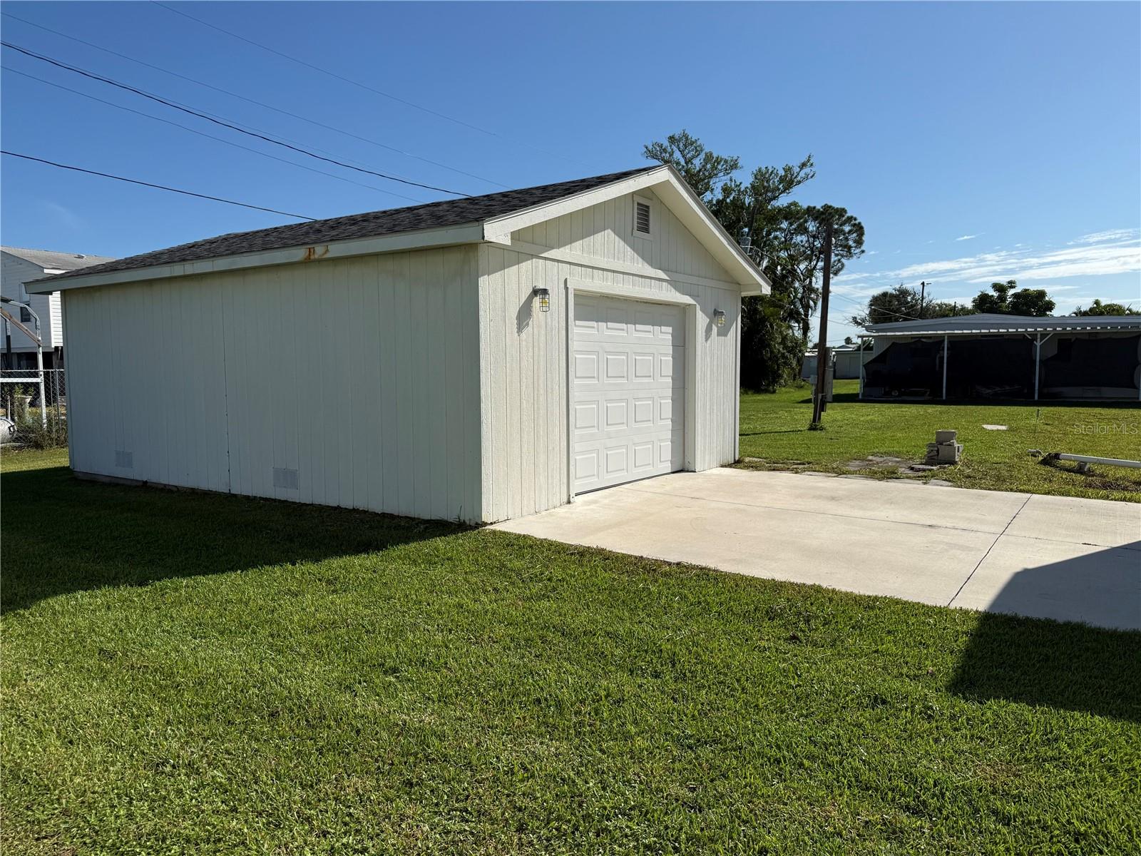 14434 Newcomb Rd Property Photo 2