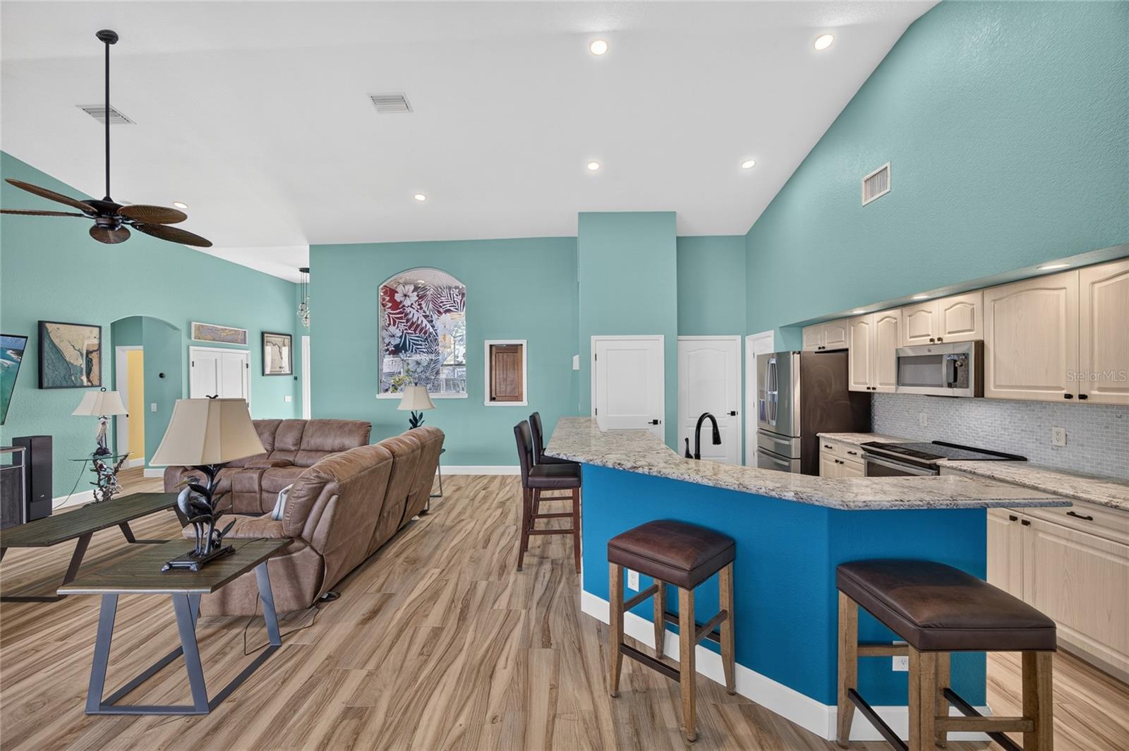 959 Bal Harbor Blvd Property Photo 14