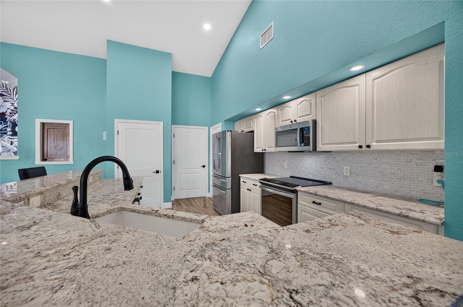 959 Bal Harbor Blvd Property Photo 17