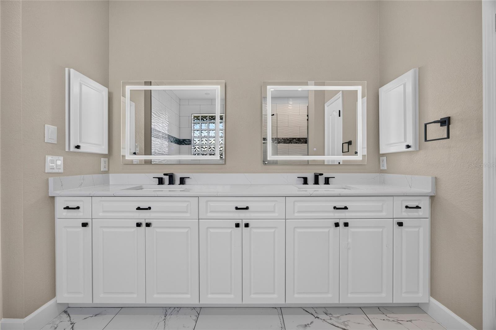 959 Bal Harbor Blvd Property Photo 24