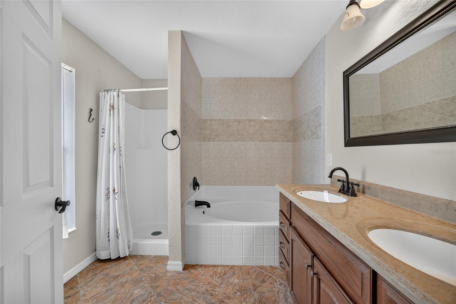 1406 Woodcrest Ln Property Photo 19