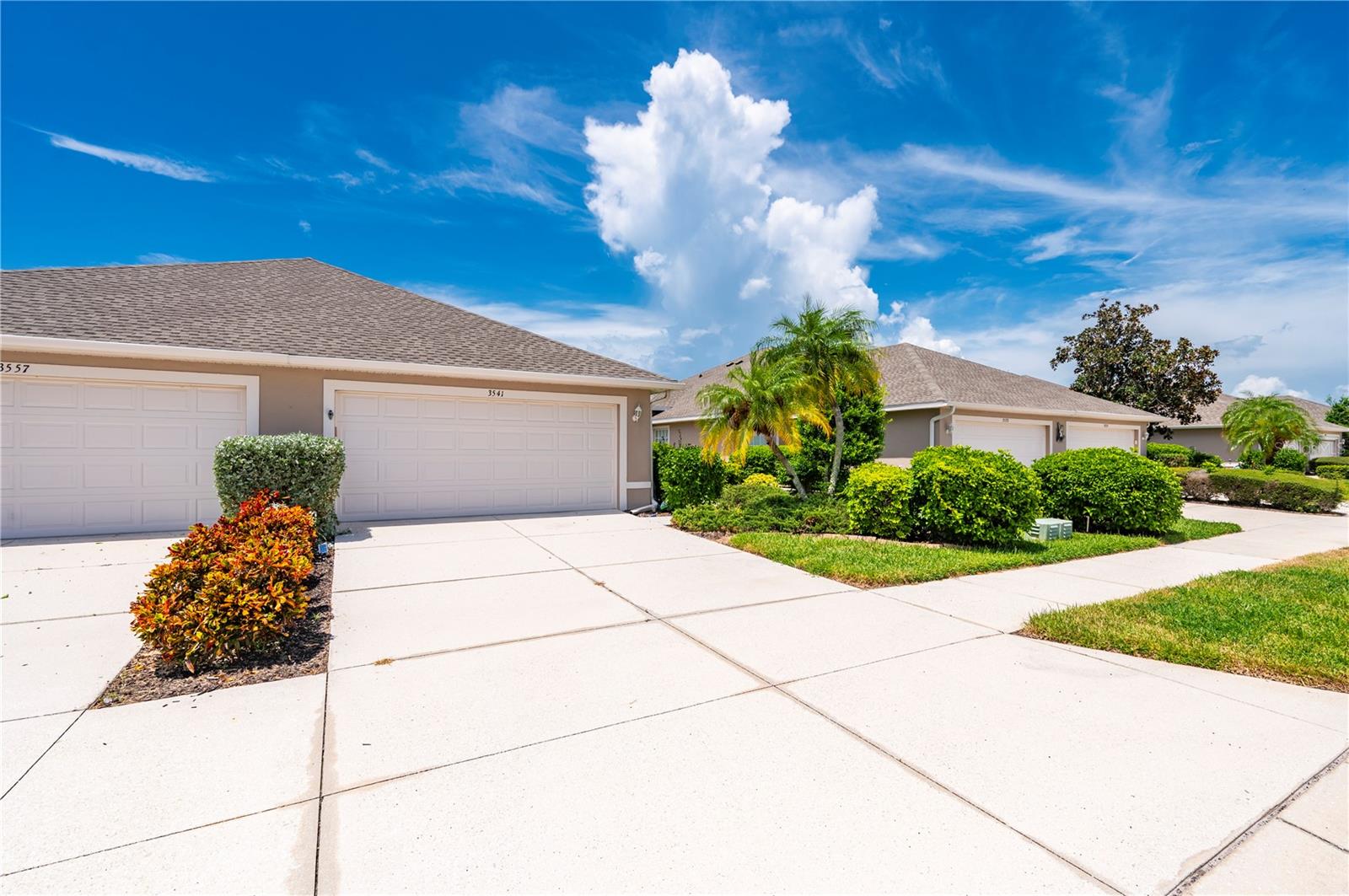 3541 Lakewood Blvd Property Photo 1