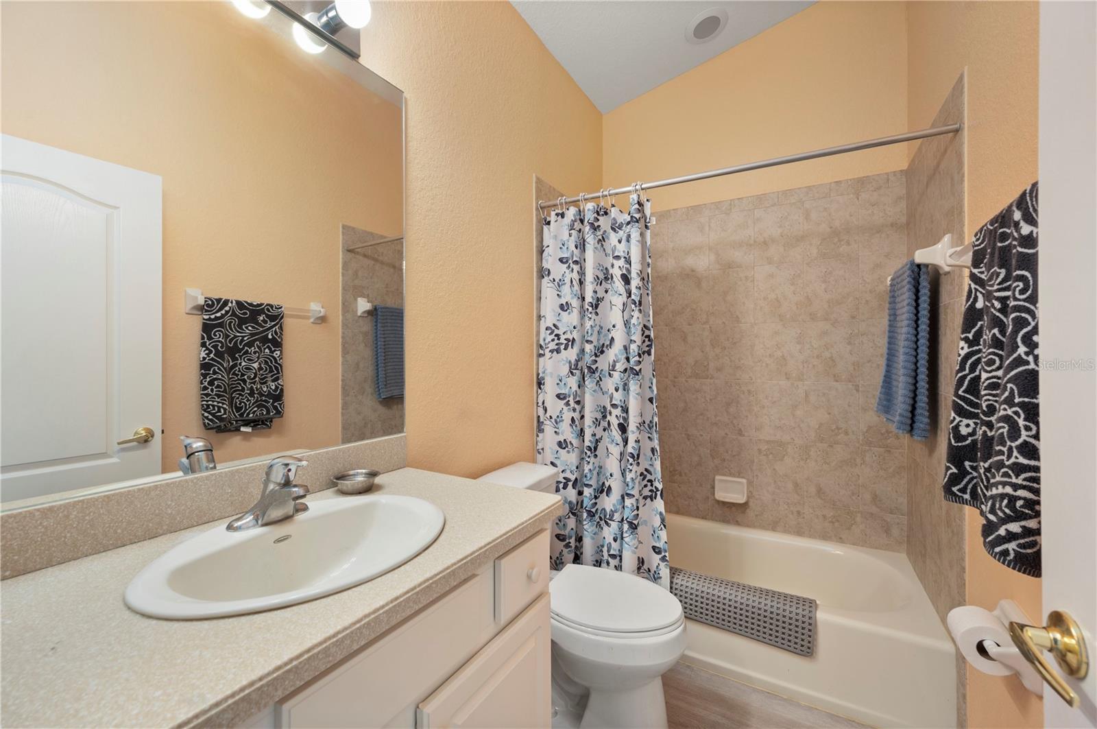 3541 Lakewood Blvd Property Photo 22