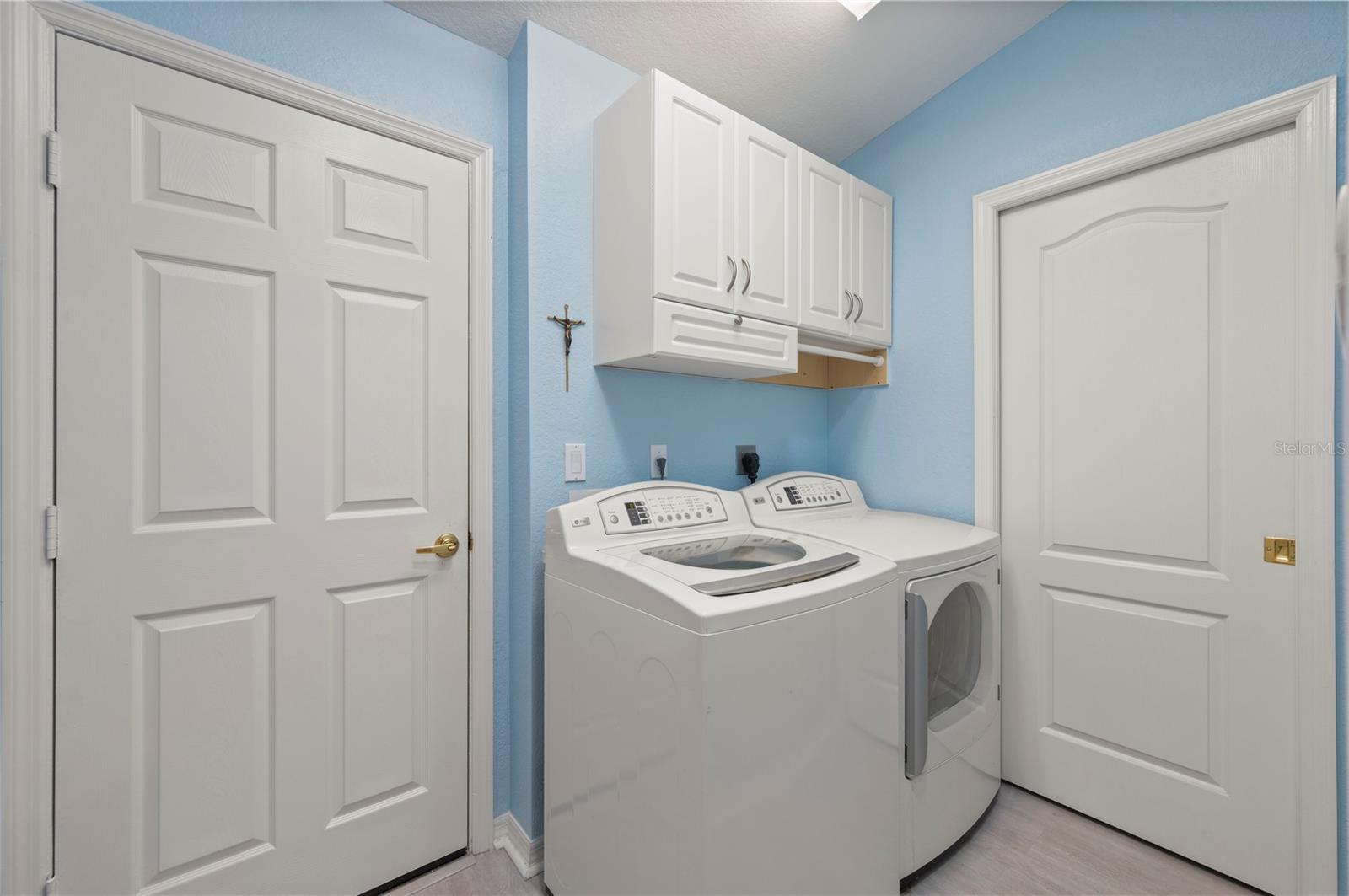 3541 Lakewood Blvd Property Photo 23