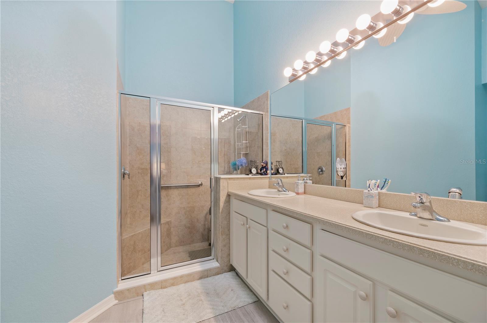 3541 Lakewood Blvd Property Photo 31