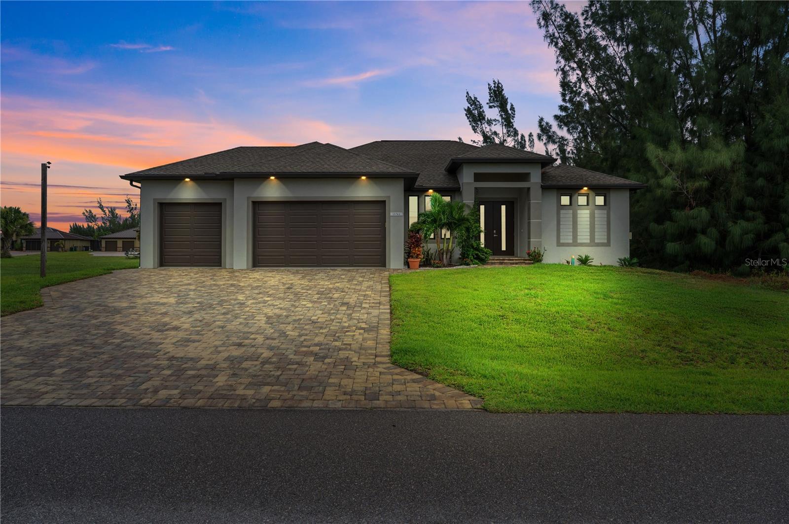 15761 AQUA CIR Property Photo 1