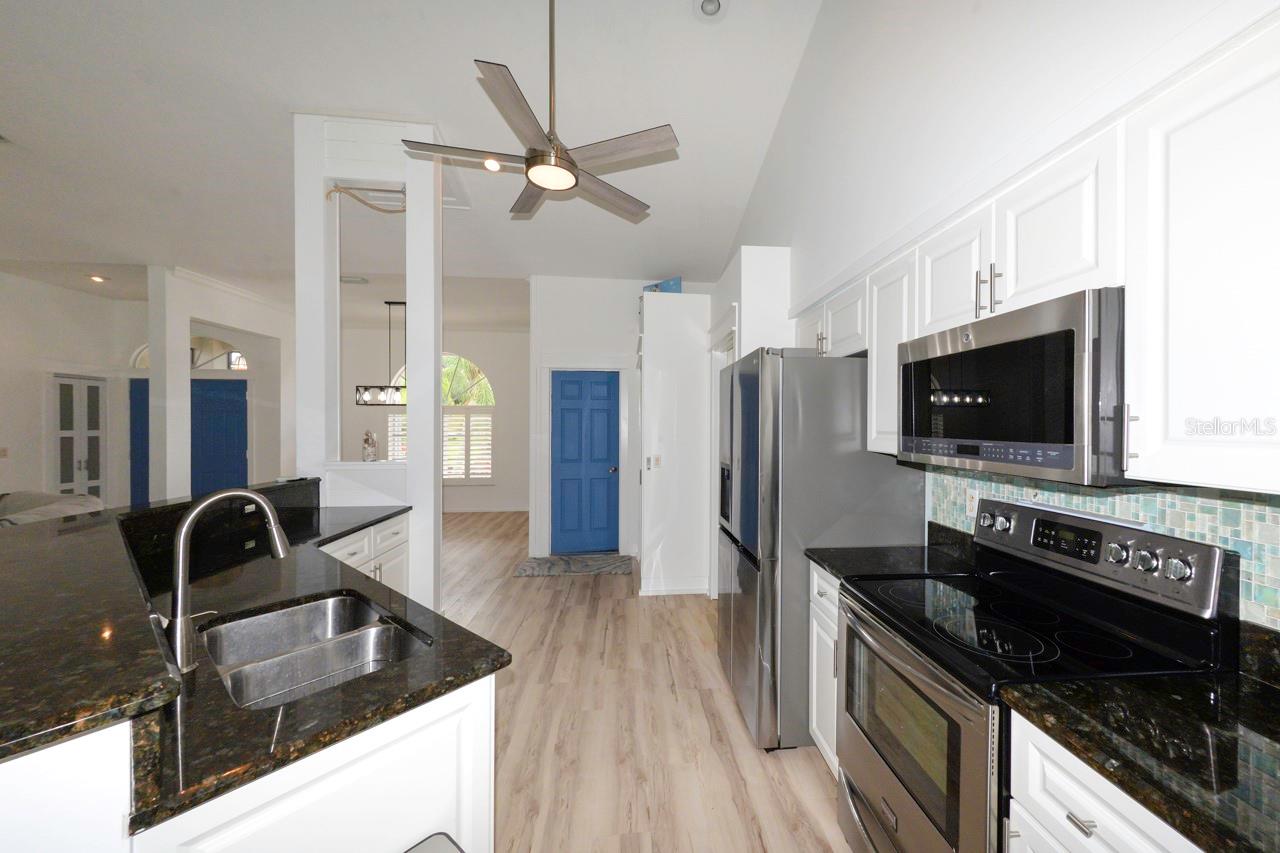 25256 Punta Madryn Ave Property Photo 15