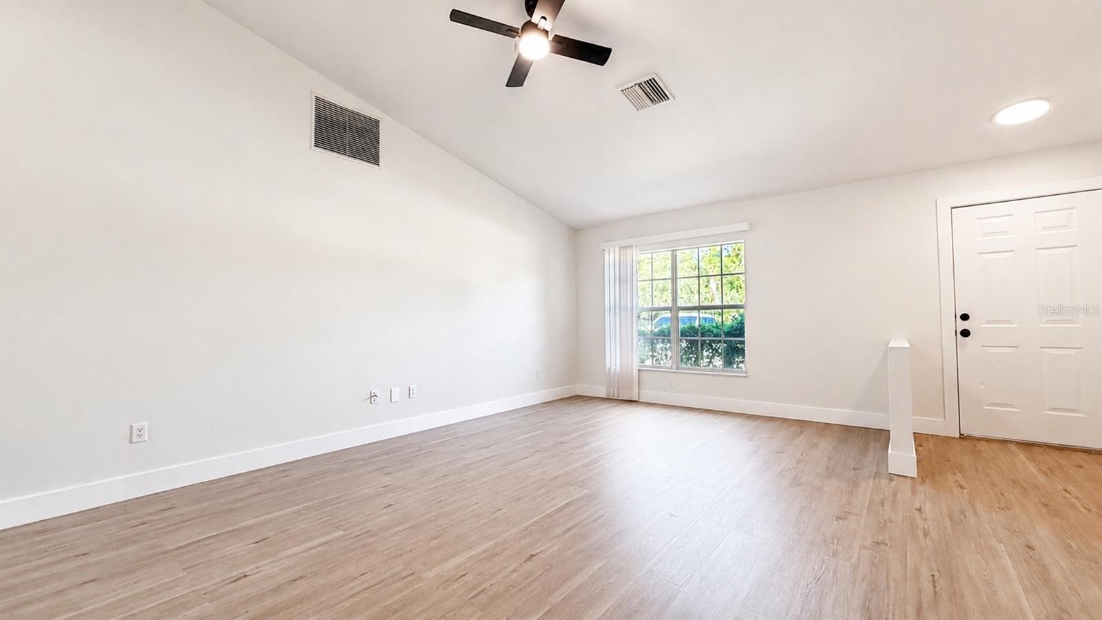 1212 Impala St Property Photo 2
