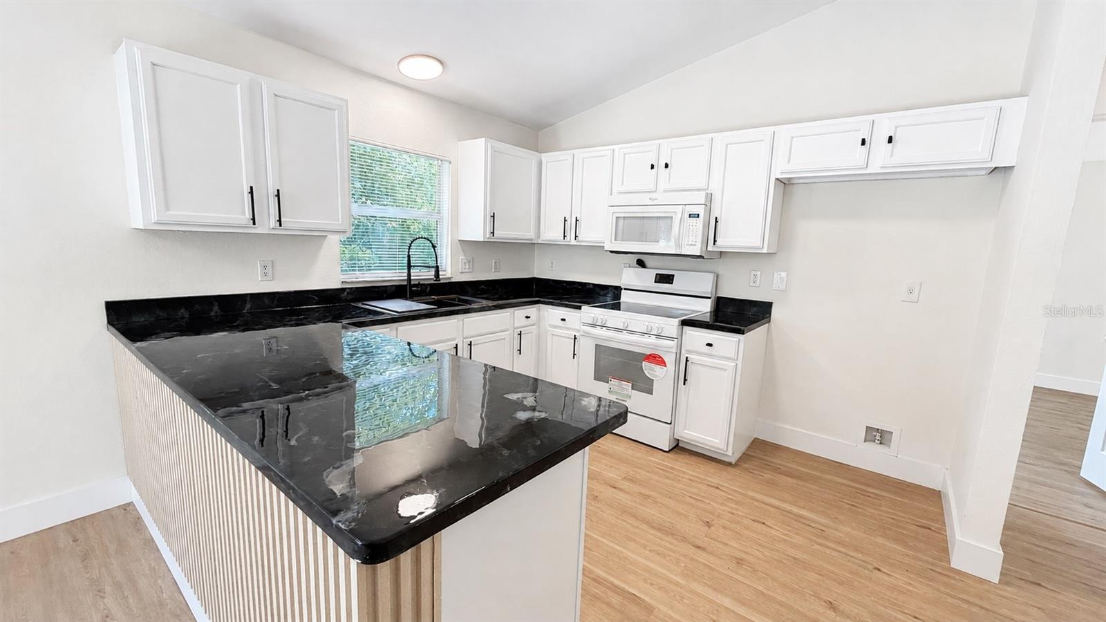 1212 Impala St Property Photo 5