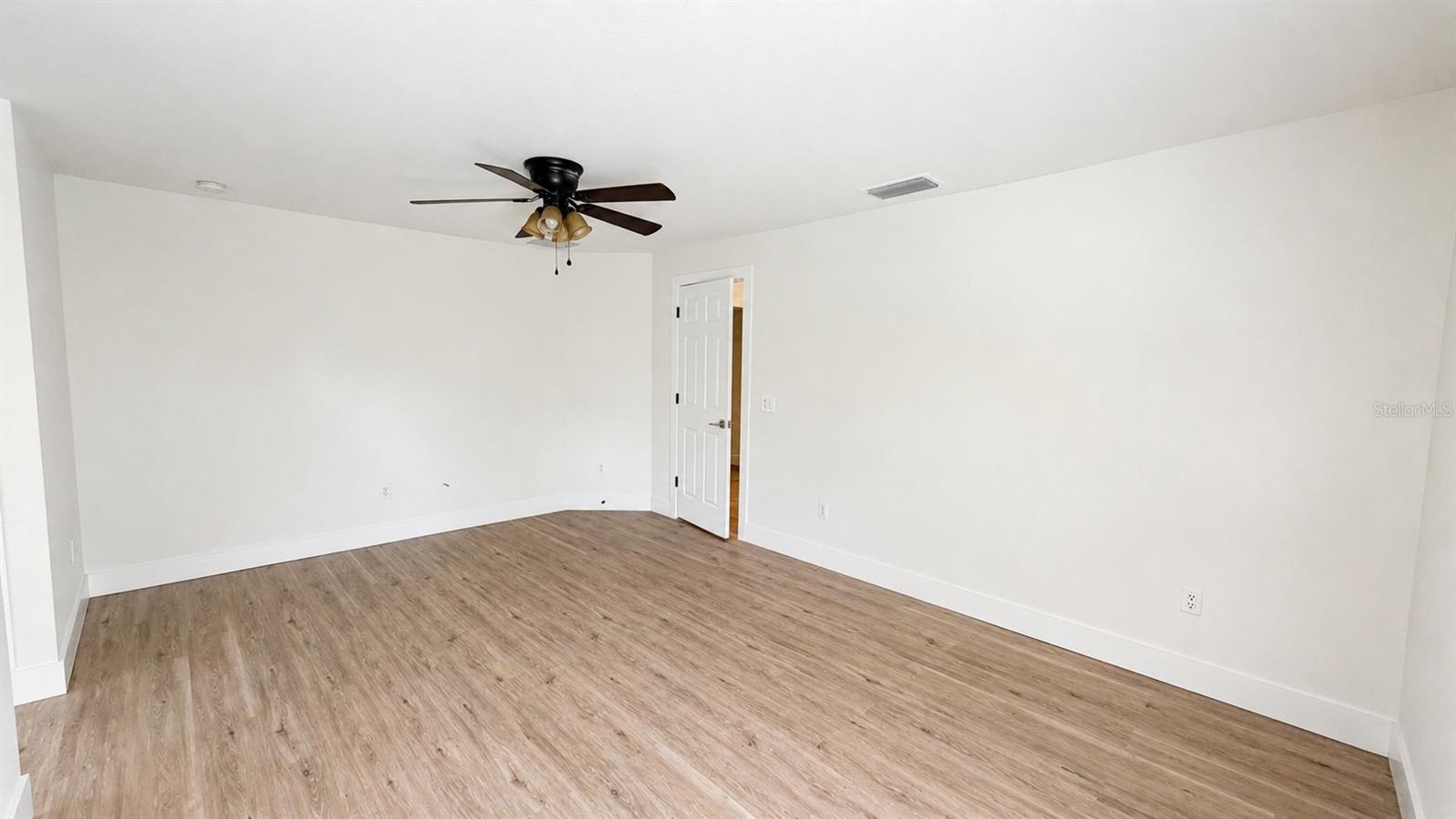 1212 Impala St Property Photo 14