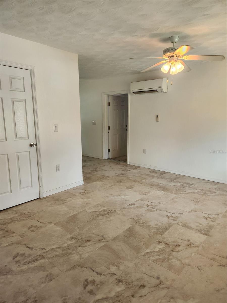 232 E Washingtonia St Property Photo 2